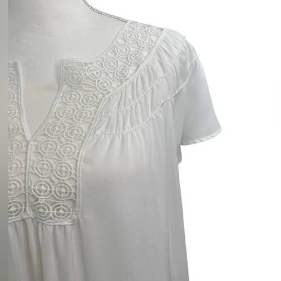 Max Studio Women's White Eyelet Blouse Size L??? - Picture 3 of 9